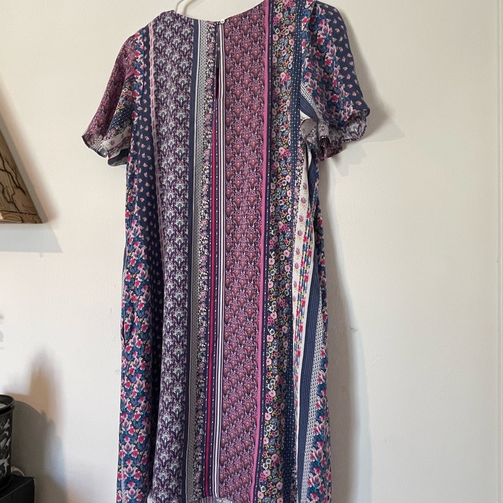 Esprit Patterned Midi Dress with Purple and Pink Accents - Picture 4 of 5
